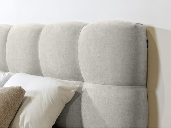 Svijetlo sivi tapecirani bračni krevet s podnicom 180x200 cm Kumo – Bobochic Paris
