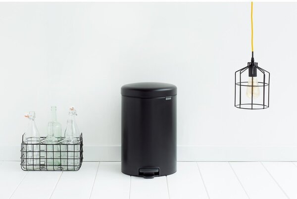 Mat crna željezna kanta za smeće s pedalom 20 l NewIcon – Brabantia