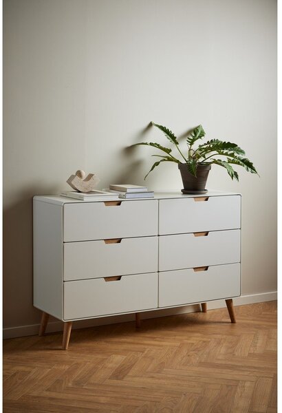 Bijela komoda 135x90x40 cm Lowell – Actona