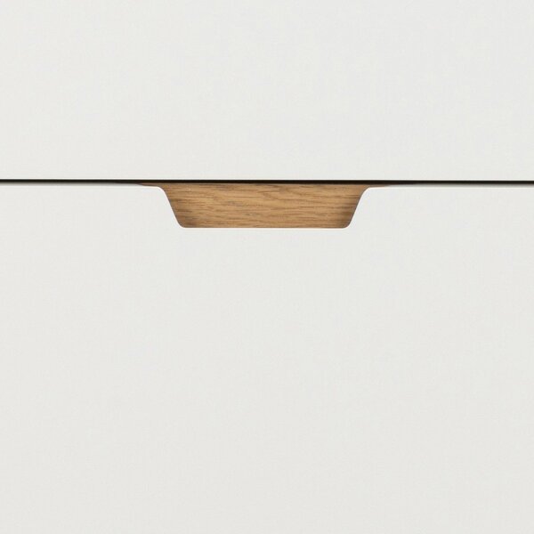 Bijela komoda 135x90x40 cm Lowell – Actona