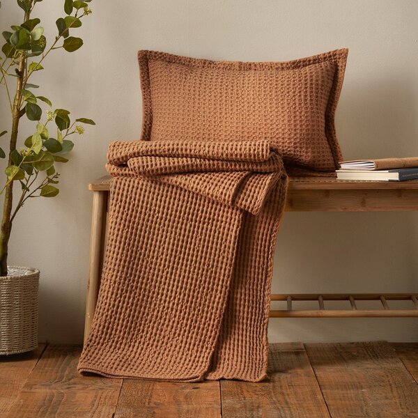Smeđa pamučna deka 150x200 cm Jaipur Chunky Waffle – Pineapple Elephant