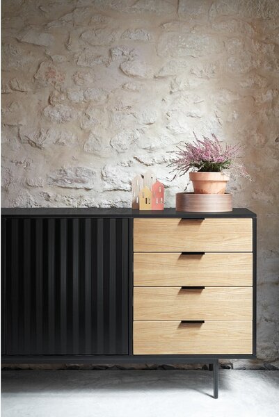 Crna/u prirodnoj boji niska komoda u dekoru hrasta 159x80 cm Sierra – Teulat