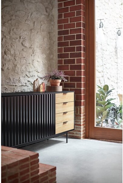 Crna/u prirodnoj boji niska komoda u dekoru hrasta 159x80 cm Sierra – Teulat
