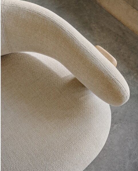 Bež fotelja od šenila Granite – Kave Home