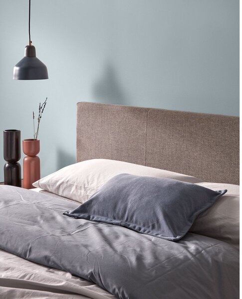 Sivi tapecirani bračni krevet s prostorom za odlaganje s podnicom 180x200 cm Nahiri – Kave Home