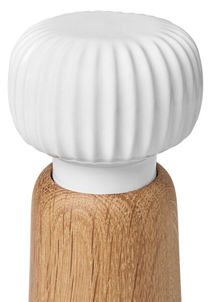 Mlin za začine od drveta hrasta s porculanskim detaljima Kähler Design Hammershoi, visina 13 cm