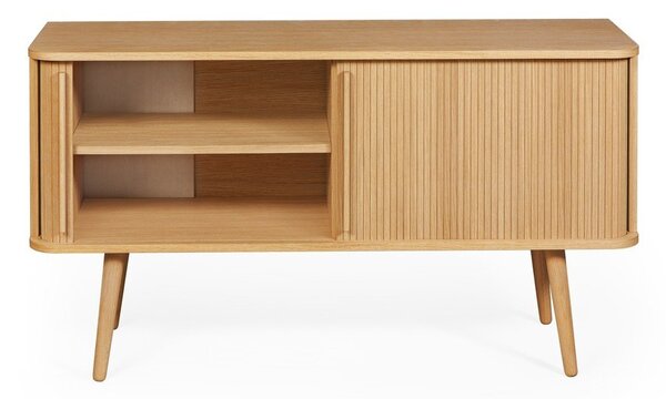 Niska komoda u dekoru hrasta s kliznim vratima u prirodnoj boji 138x75 cm Rove – Woodman