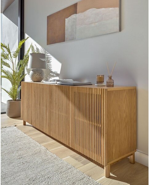 Niska komoda u dekoru hrasta u prirodnoj boji 180x72 cm Beyla – Kave Home