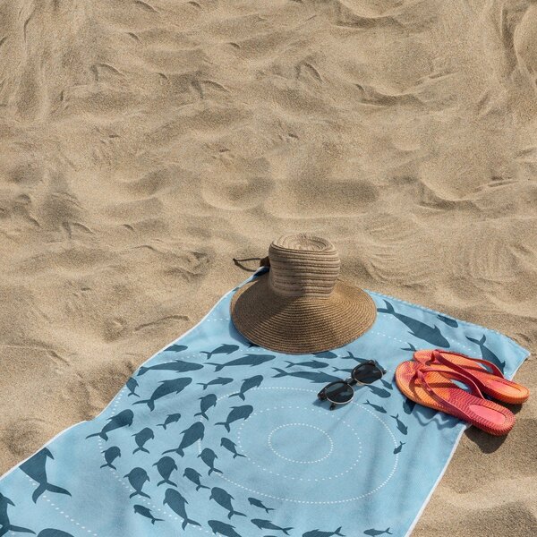 Plavi ručnik za plažu 90x180 cm Shoal - DecoKing