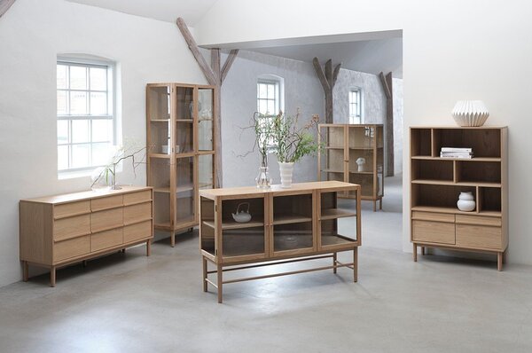 Niska komoda u dekoru hrasta u prirodnoj boji 75x140 cm Ponza – Unique Furniture