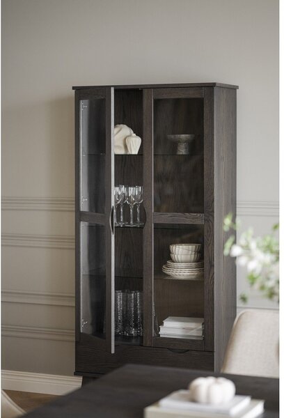 Smeđa vitrina u dekoru hrasta 82x185 cm Filippa – Rowico