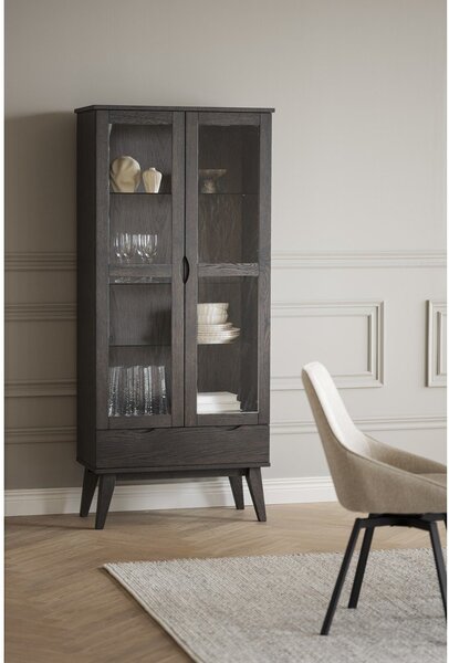 Smeđa vitrina u dekoru hrasta 82x185 cm Filippa – Rowico