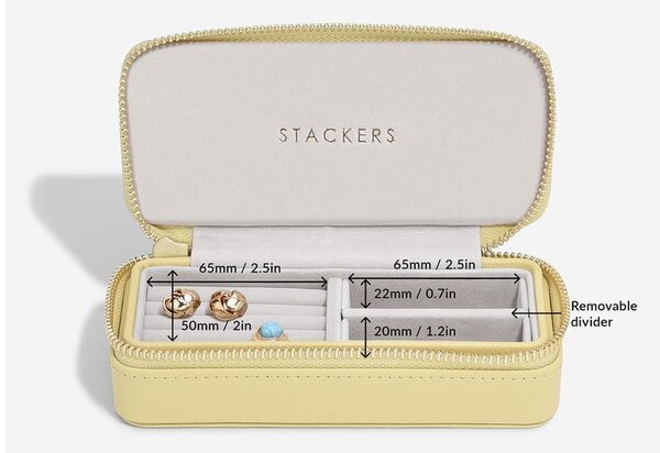 Organizator nakita Travel – Stackers