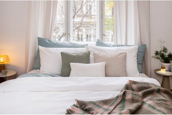 Bijela posteljina za bračni krevet od mikrosatena 200x200 cm Basic – Bonami Essentials