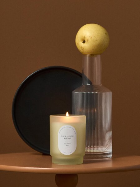 Sinsay - Mirisna sojina svijeća White Jasmine & Guava