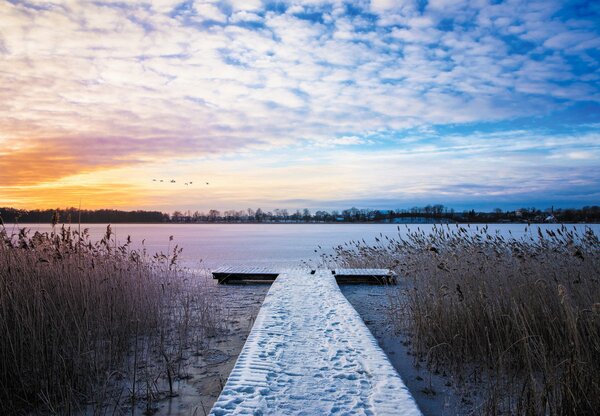 Foto tapeta - Zaleđeno jezero, Ełk, Mazury, Poljska (147x102 cm)