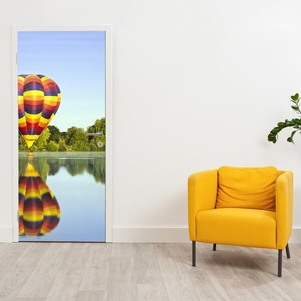 Foto tapeta za vrata - Balon na vrući zrak na jezeru (95x205cm)