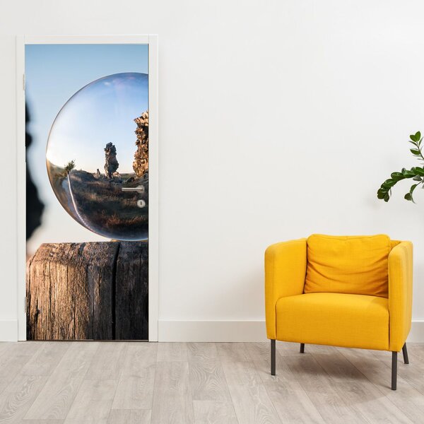 Foto tapeta za vrata - Povećalo i krajolik (95x205cm)