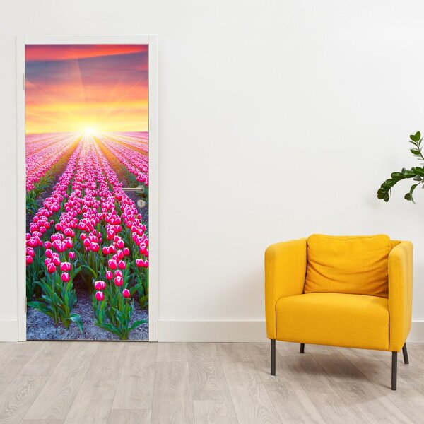 Foto tapeta za vrata - Polje tulipana sa suncem (95x205cm)