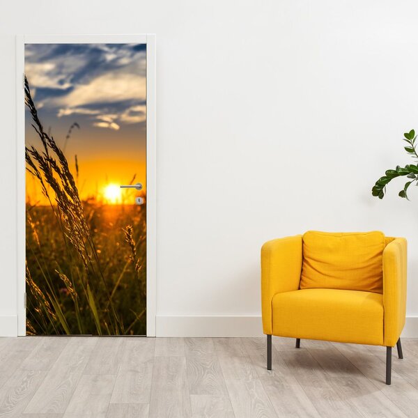 Foto tapeta za vrata - Polje na zalasku sunca (95x205cm)