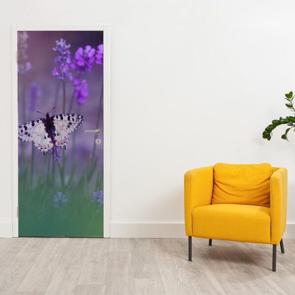Foto tapeta za vrata - Leptir u lavandi (95x205cm)