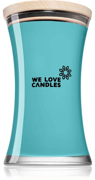 We Love Candles Basic Frosted Forest mirisna svijeća s drvenim fitiljem 700 g