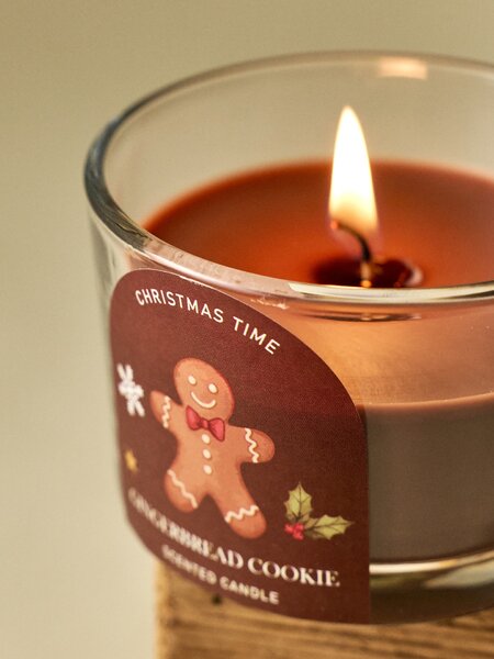 Sinsay - Božićna mirisna svijeća s printom medenjaka Gingerbread