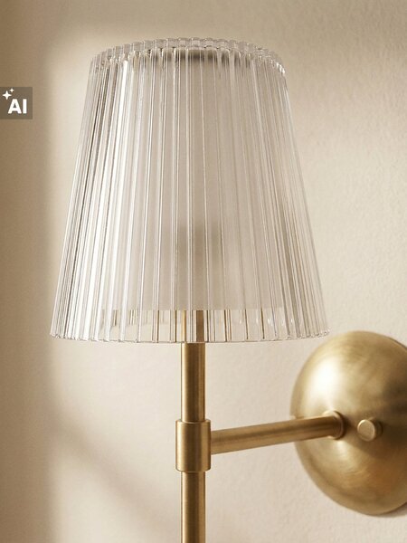 Sinsay - Elegantna LED zidna svjetiljka s rebrastim sjenilom
