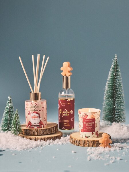 Sinsay - Božićni mirisni set: svijeća, difuzor i miris za prostor Gingerbread Cookie 3 pack