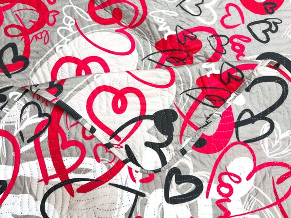 Prekrivač za krevet STREET LOVE, sivi Dimenzije: 170 x 210 cm