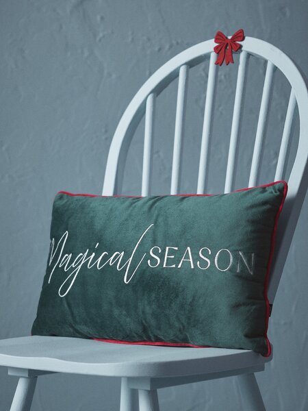 Sinsay - Božićni ukrasni jastuk sa srebrnim natpisom „Magical Season“