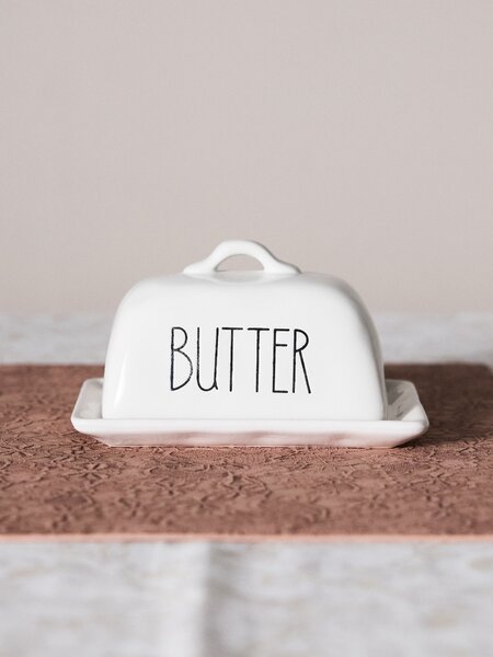 Sinsay - Keramička posuda za maslac s natpisom Butter