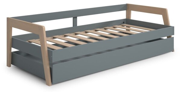 Zeleni/prljavo zeleni dječji krevet od masivnog bora s dodatnim ležajem s prostorom za odlaganje s podnicom 90x200 cm Carrie – Marckeric
