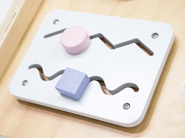 Rastući montessori Piklerov trokut 59 cm 3u1 s activity board pločom 2u1 - pastel