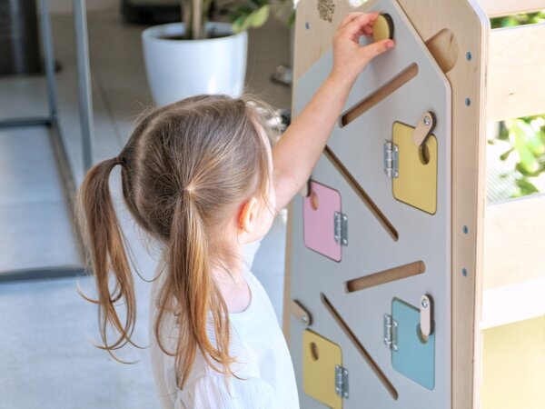 Rastući Montessori toranj za učenje 5u1 Play 89cm - plavi