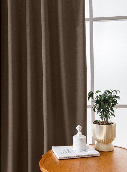 Smeđa zamračujuća zavjesa VELVET 140x270 cm Sistem za vješanje: Traka za nabiranje