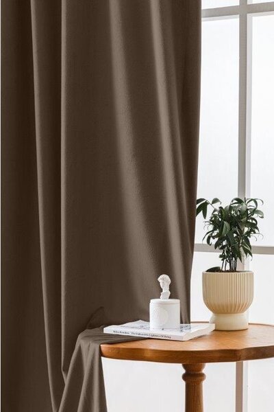 Smeđa zamračujuća zavjesa VELVET 140x270 cm Sistem za vješanje: Traka za nabiranje