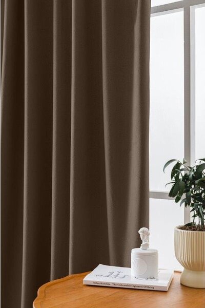 Smeđa zamračujuća zavjesa VELVET 140x270 cm Sistem za vješanje: Traka za nabiranje