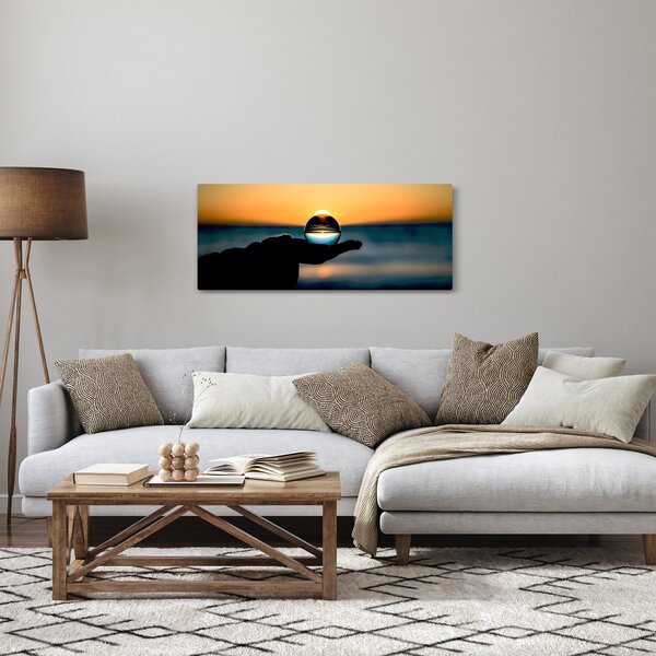 Slika staklene kugle u dlanu (120x50 cm)