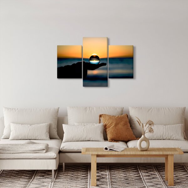 Slika staklene kugle u dlanu (90x60 cm)