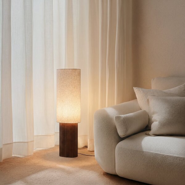 Lindby Kimiko podna lampa, visina 100 cm, orah, tkanina, Drvo, Dnevni boravak/blagovaonica, Tkanina / tekstil