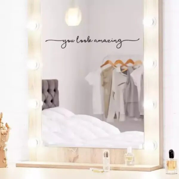 Zidna naljepnica s natpisom “You look amazing”