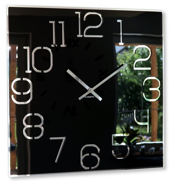 Moderni kvadratni sat u crnoj boji