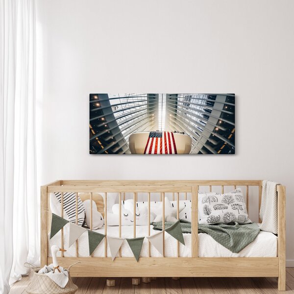 Slika zgrade s američkom zastavom (120x50 cm)