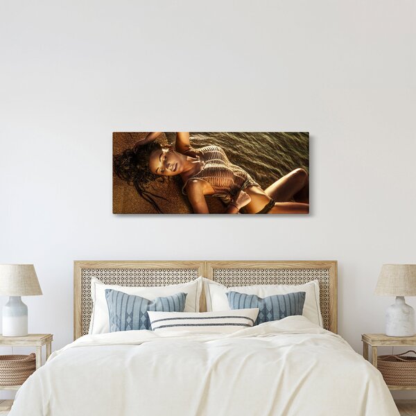 Slika žene koja leži na plaži (120x50 cm)