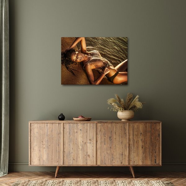 Slika žene koja leži na plaži (70x50 cm)