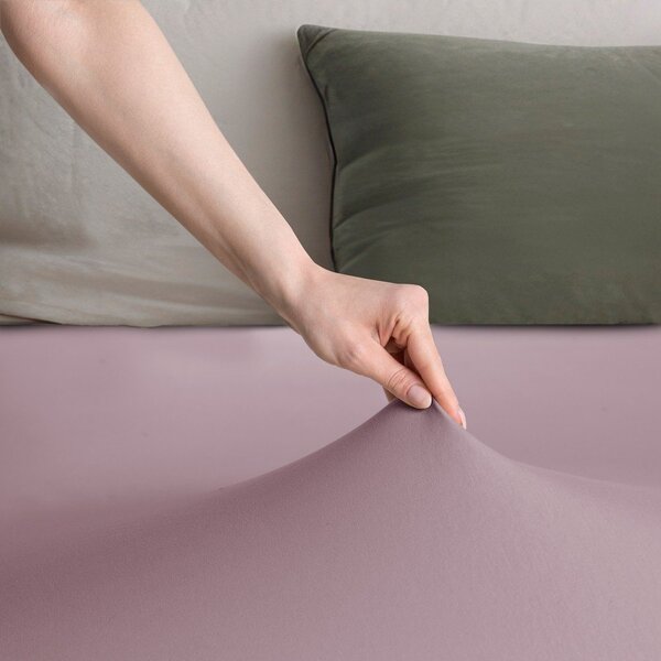 Prljavo roza plahta s gumom od jeseya 90x200 cm Amber – Restilo
