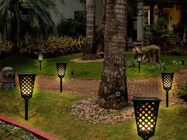 Solarna vrtna podna led lampa s efektom gorućeg plemena 107cm