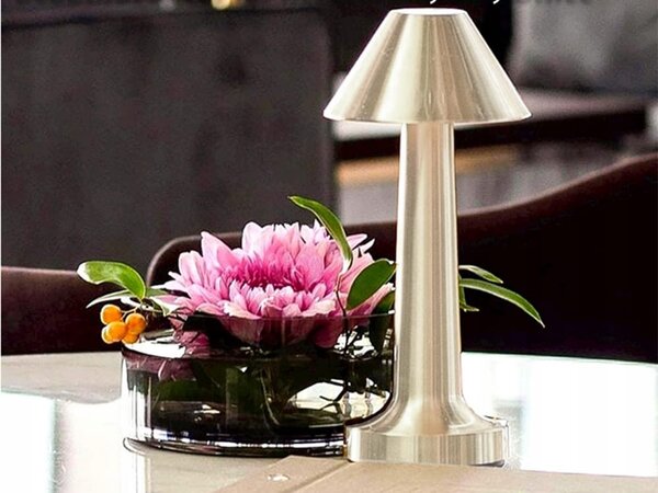 Ledena metalna baterija. 1500mah stolna lampa na dodir usb 3 boje osvjetljenja srebrna