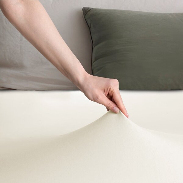 Bijela/krem plahta s gumom od jeseya 220x200 cm Amber – Restilo
